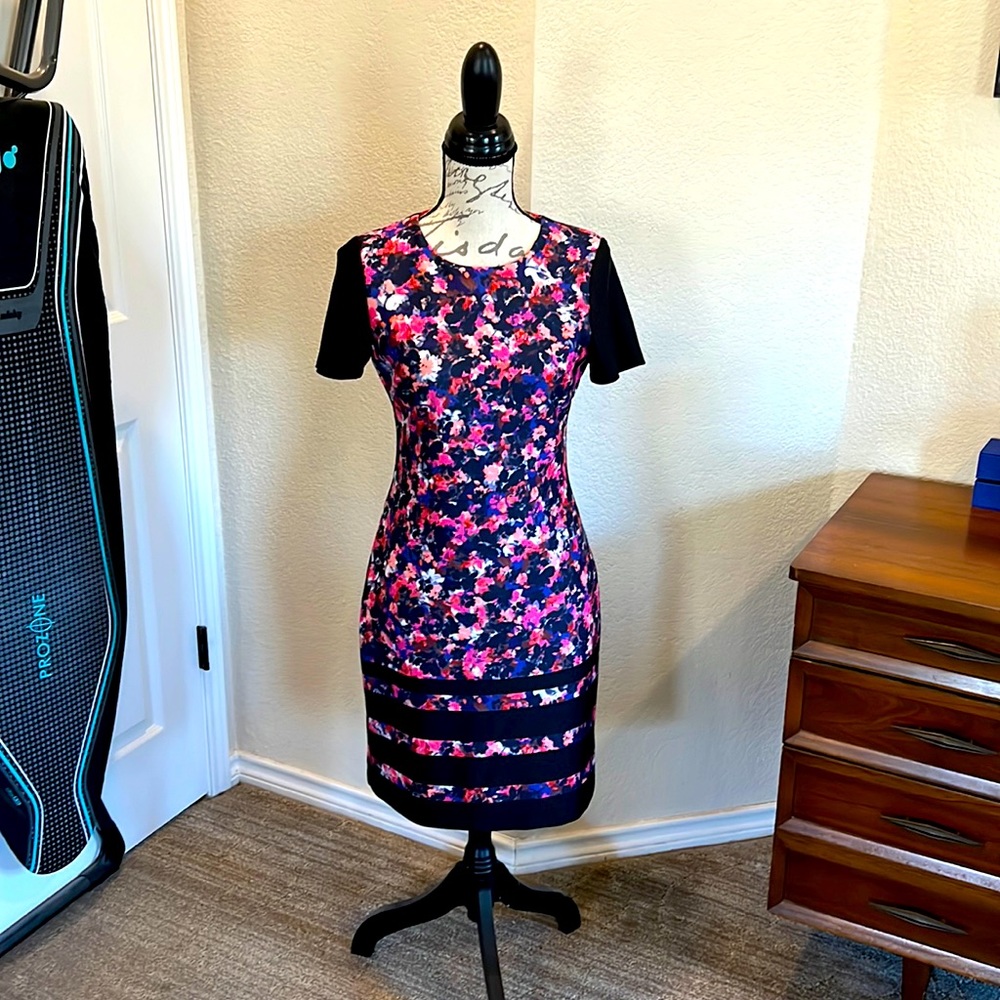 Vince Camuto size 6 Pink, Purple and Coral with black sleeves dress.